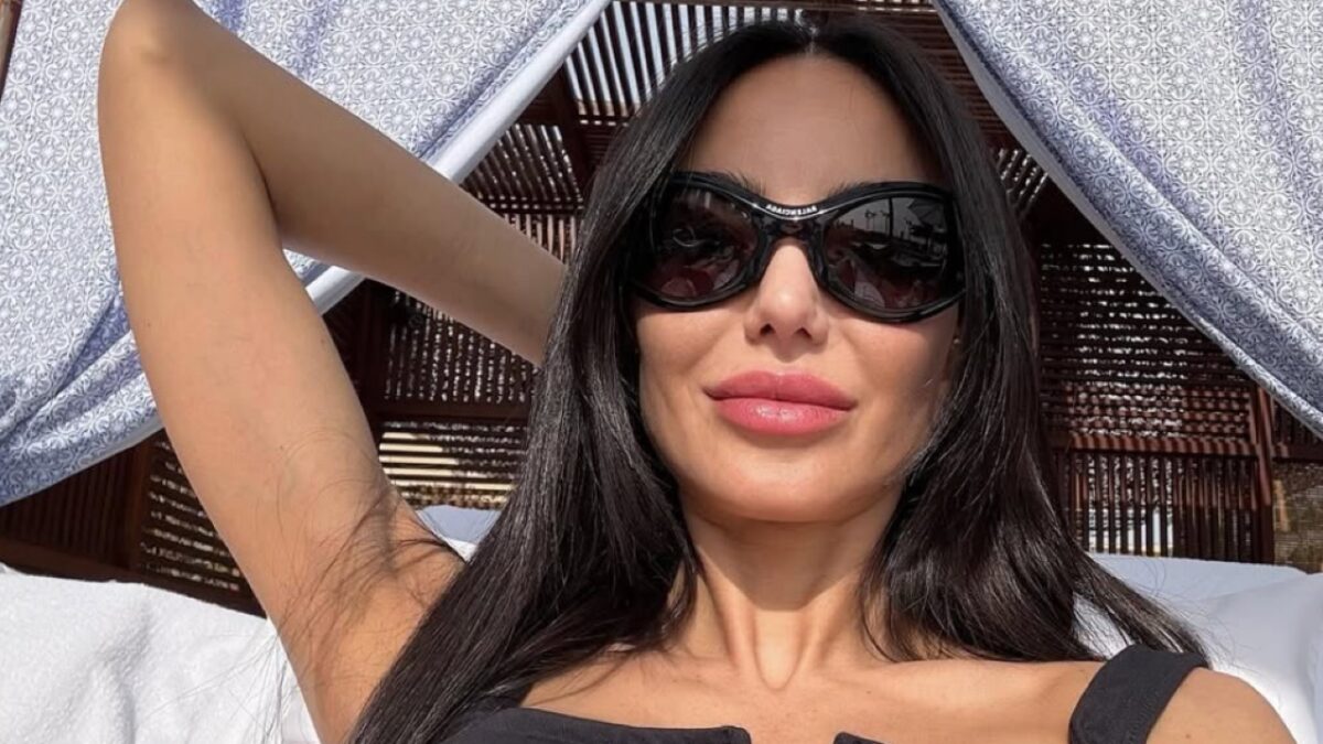 Chiara Biasi sceglie il Mini-Dress con cut-out, che stile (FOTO)