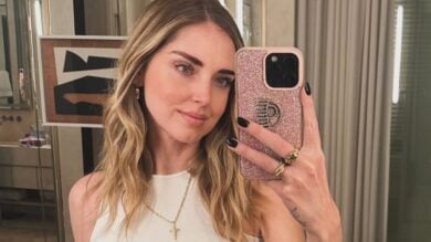 Chiara Ferragni ripropone la tendenza del layering in un look casual&chic