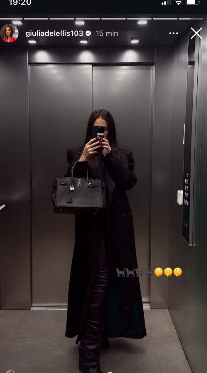 Giulia De Lellis in total black, look da pantera sexy e chic