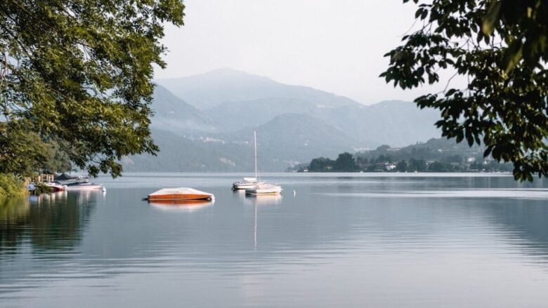 È uno dei borghi più belli del Piemonte, un vero tesoro sul lago d’Orta