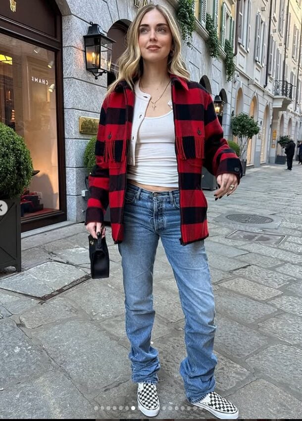 Chiara Ferragni ripropone la tendenza del layering in un look casual&chic