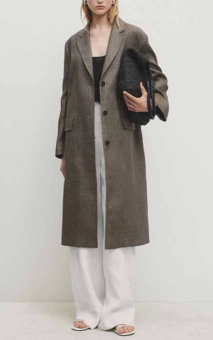 Questo Cappotto firmato Massimo Dutti è un classico da avere a tutti i costi (e per di più è anche in saldo!)