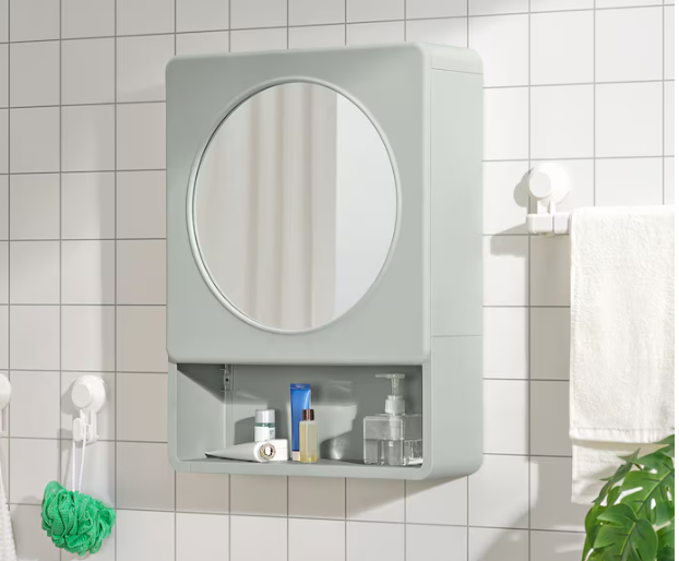 Mobile e specchio, il set perfetto per arredare bagni piccoli è firmato IKEA