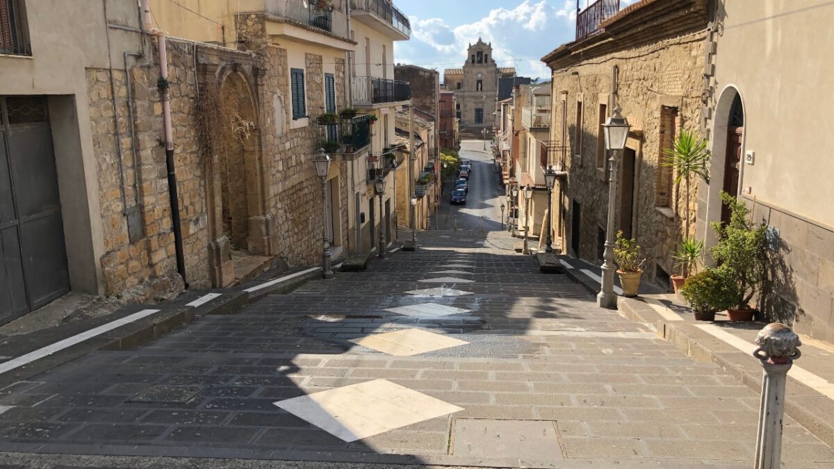 Questo borgo siculo dalla storia millenaria nasconde una tradizione davvero affascinante