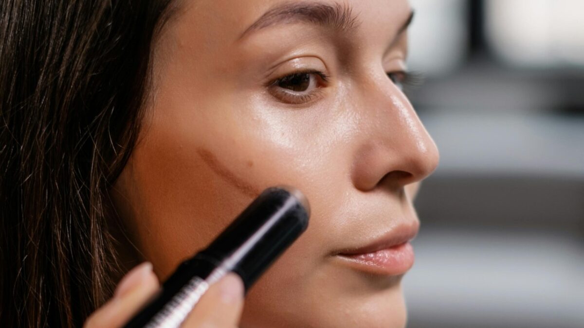 I migliori Contour stick per definire e scolpire il Viso con il Make Up