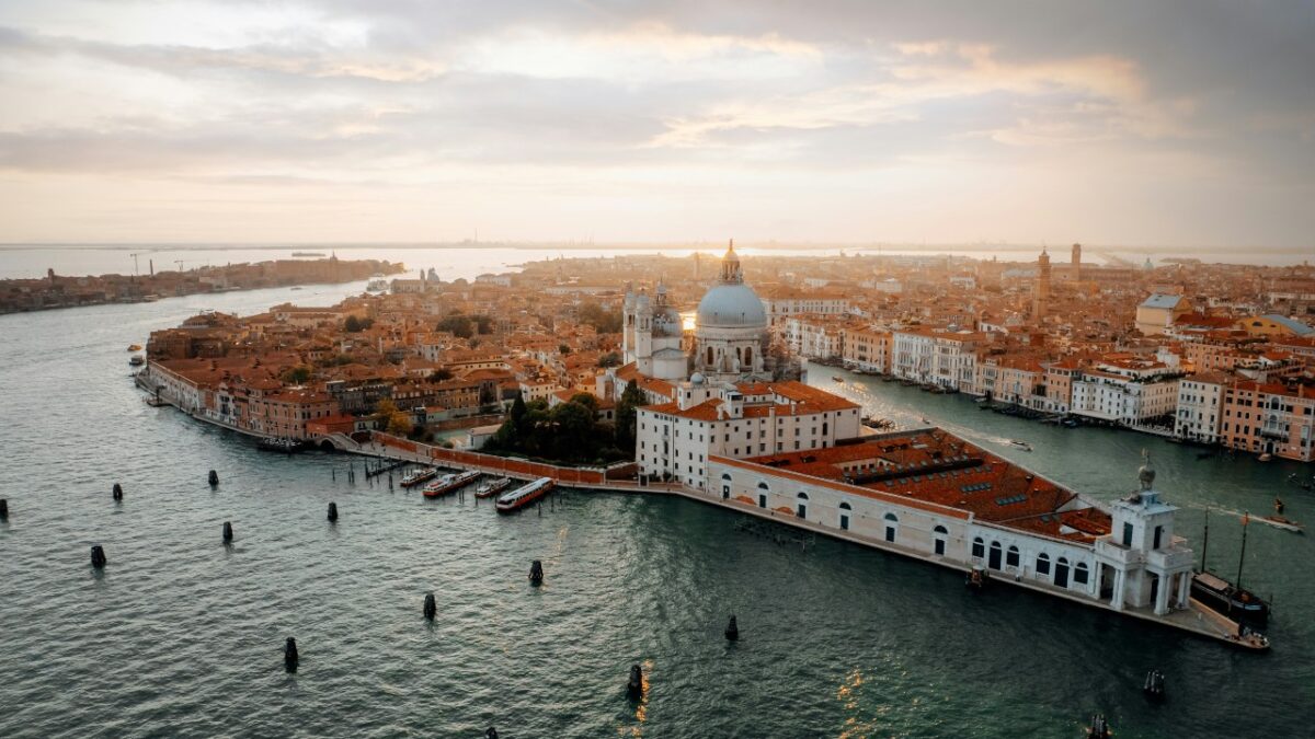 Le esperienze più romantiche da fare a Venezia a San Valentino 2025