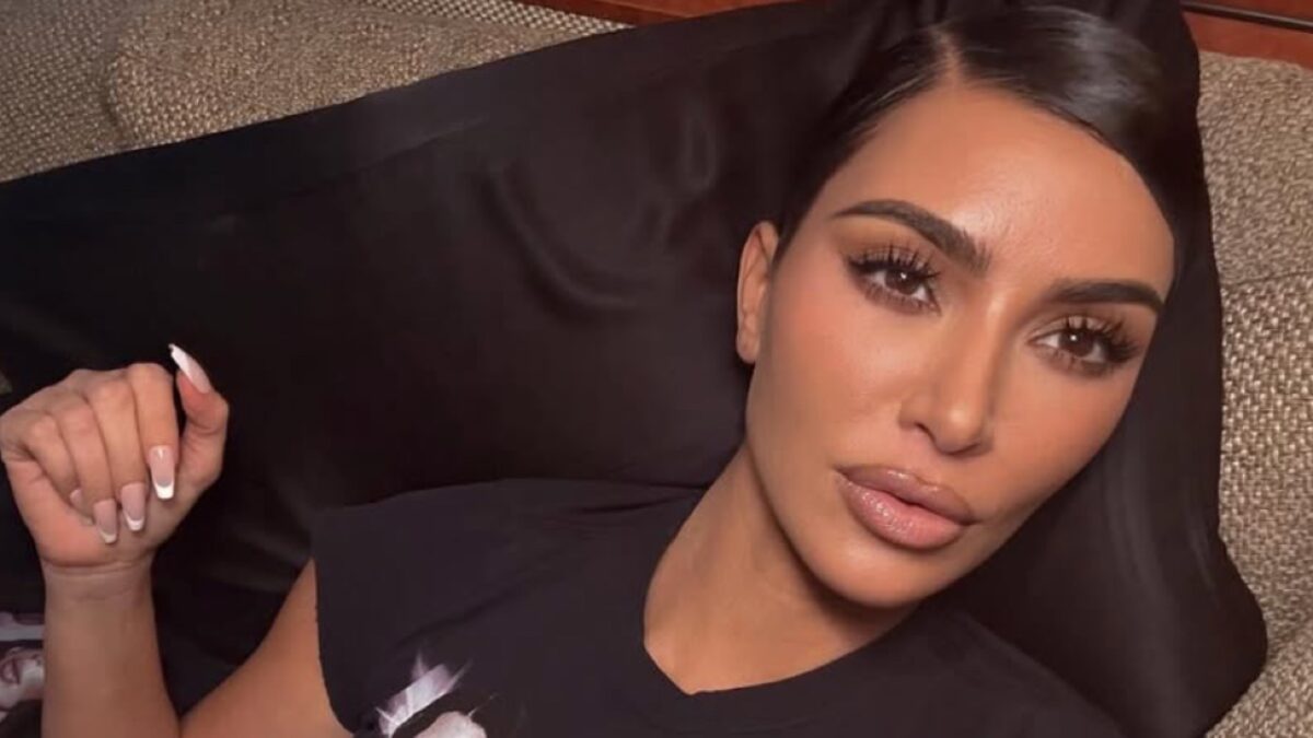 Kim Kardashian, che schianto con l’abito in pelle di alligatore di Gaultier