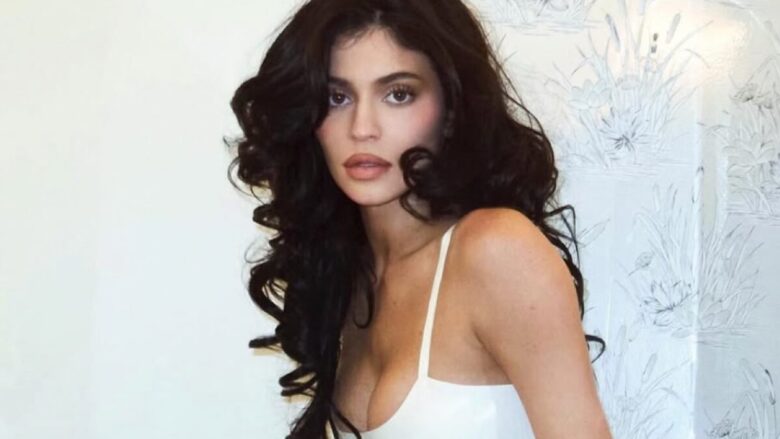 Kylie Jenner lancia la collezione più sexy di sempre: ecco i dettagli