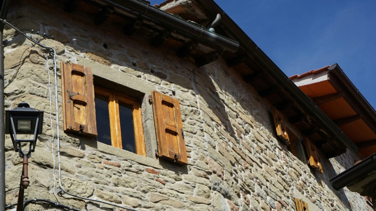 Questo borgo marchigiano con vista mare è un sogno ad occhi aperti