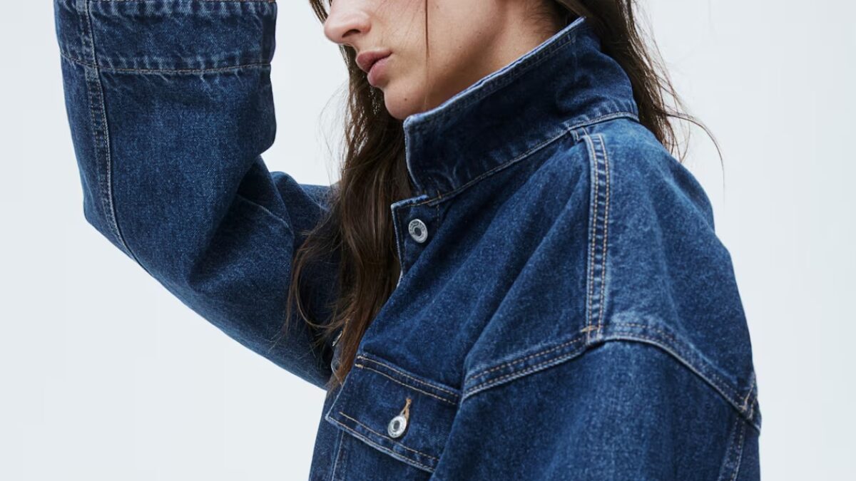 La Giacca in denim di H&M che fa tendenza. Scopriamo di più…