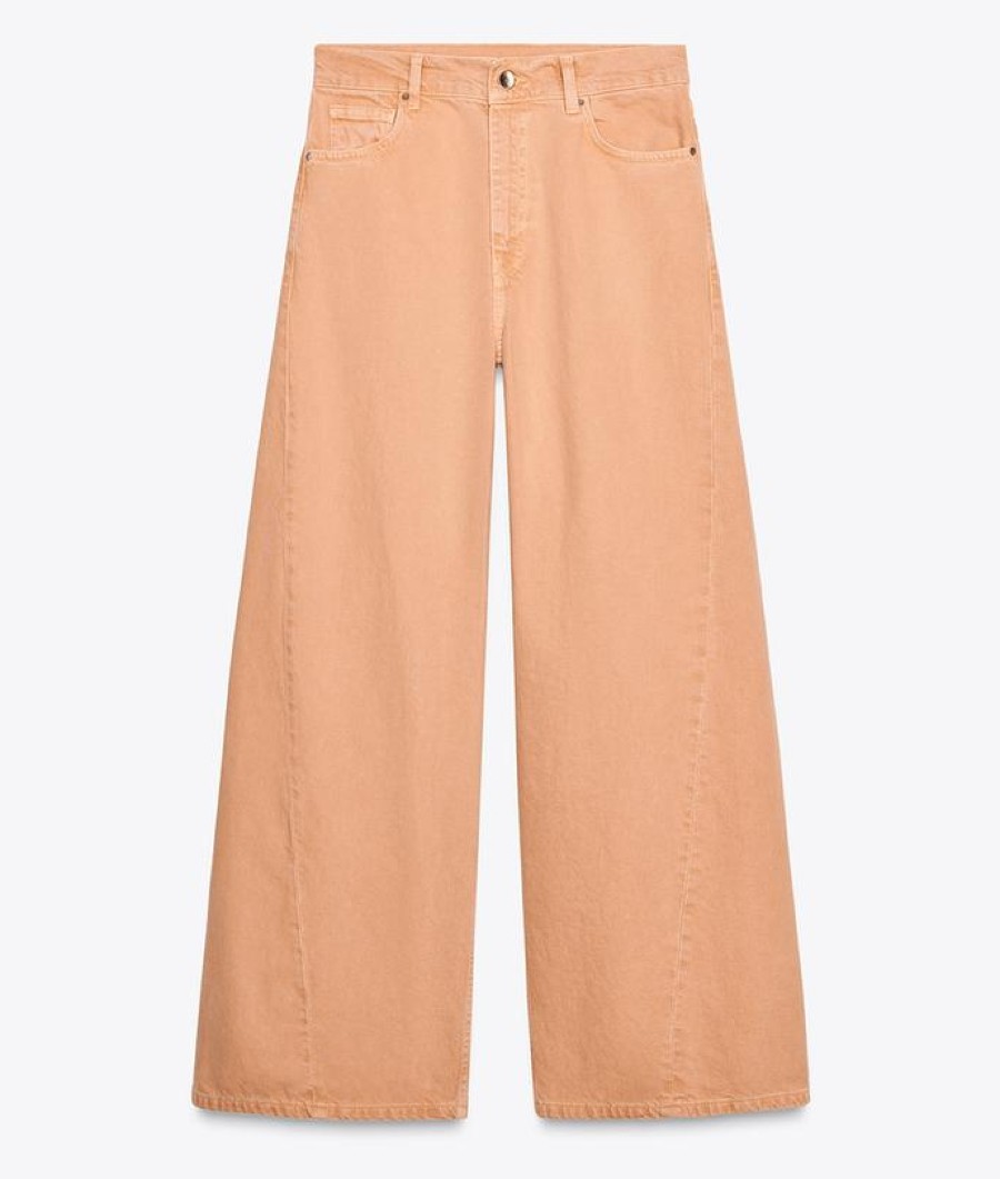 Wishlist dei Jeans colorati per la Primavera 2025