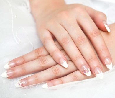 Unghie sposa 2018: le tendenze nail art per il giorno del sì [FOTO]