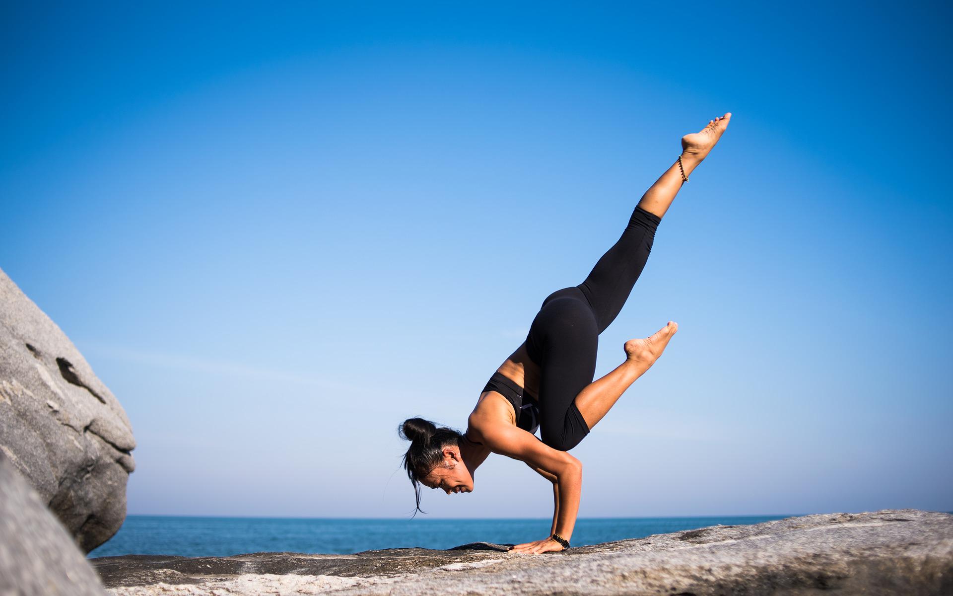 yoga acrobatico